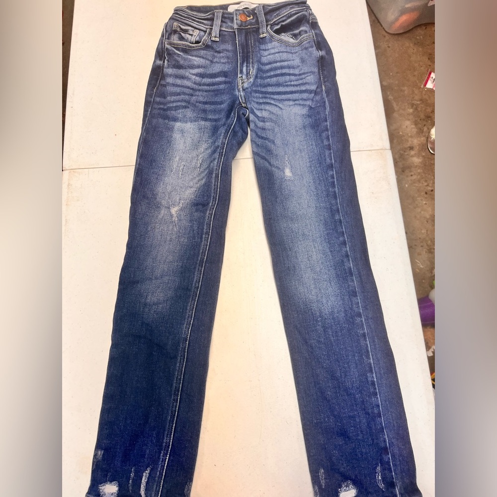 KanCan Lightly Distressed Skinny Jeans. Size 23.